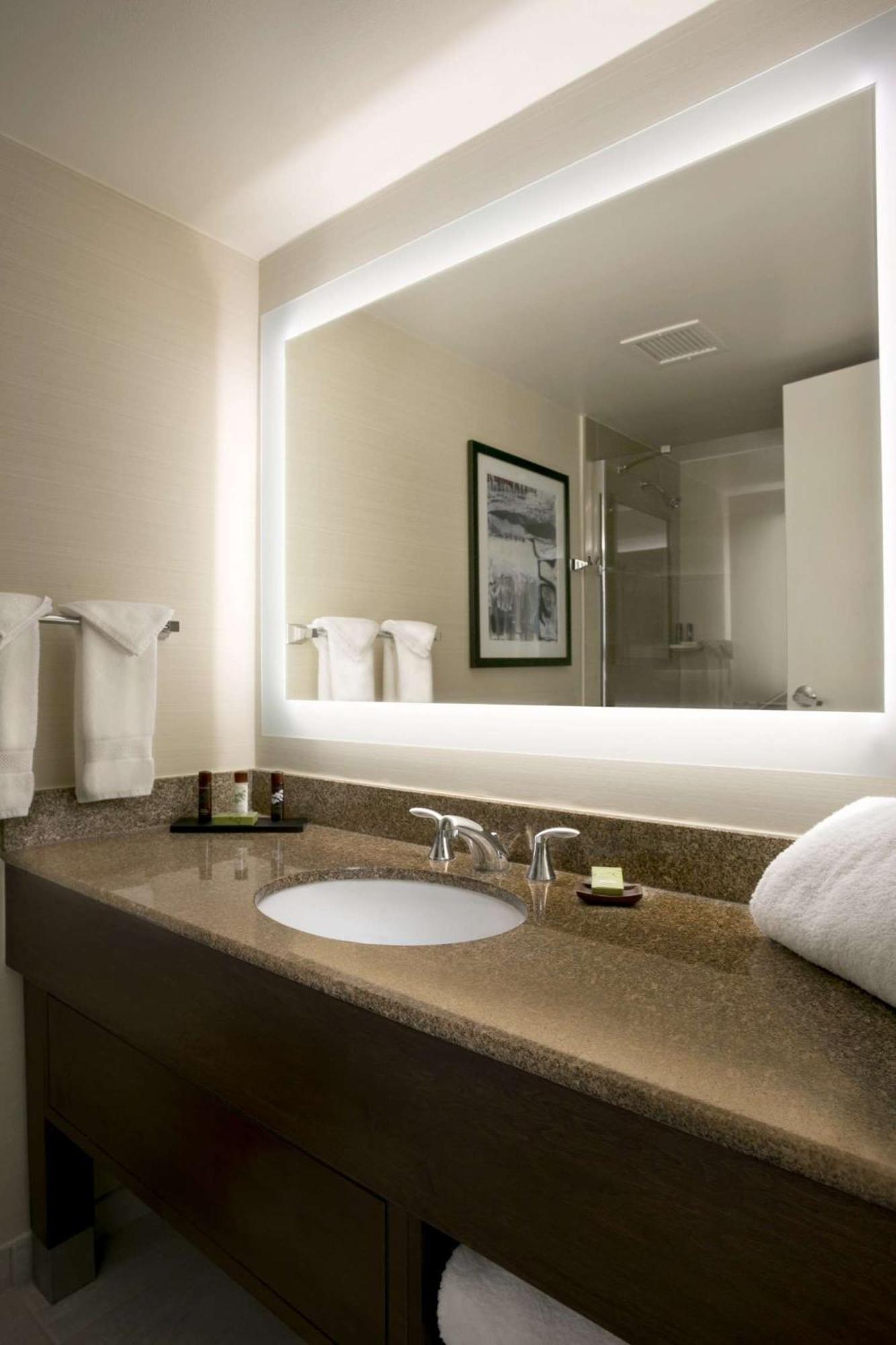 Embassy Suites Cleveland - Бічвуд Екстер'єр фото