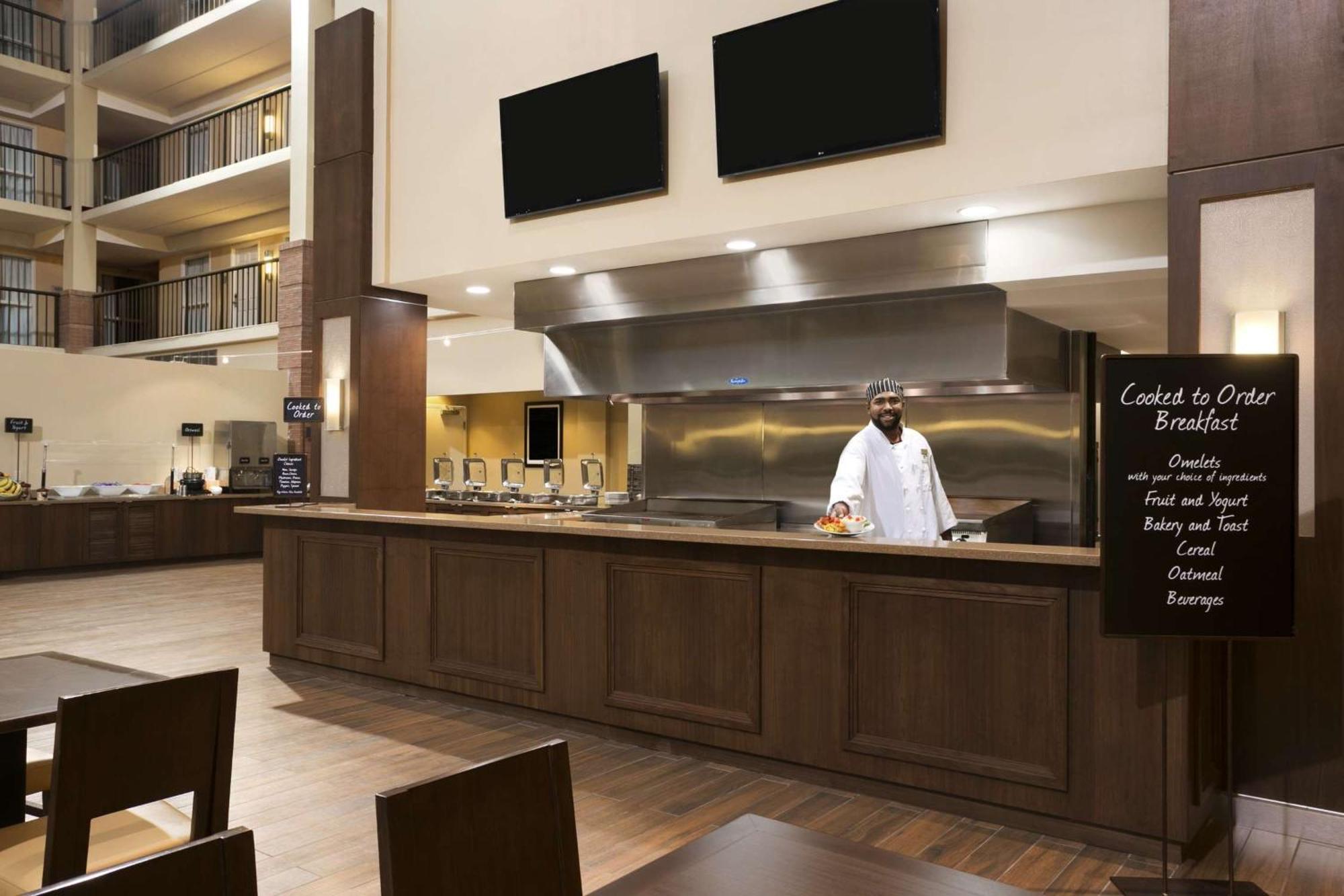 Embassy Suites Cleveland - Бічвуд Екстер'єр фото